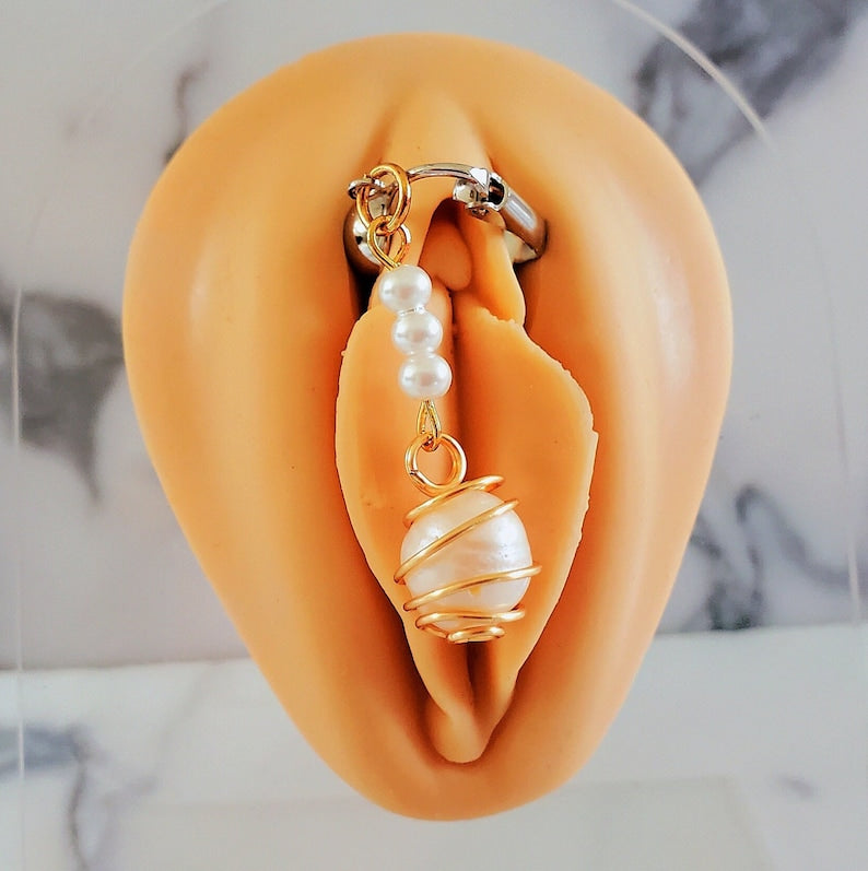 Gold Pearl Lingerie Clip On Pussy Jewelry, Erotic Non-Peircing Labial Clip